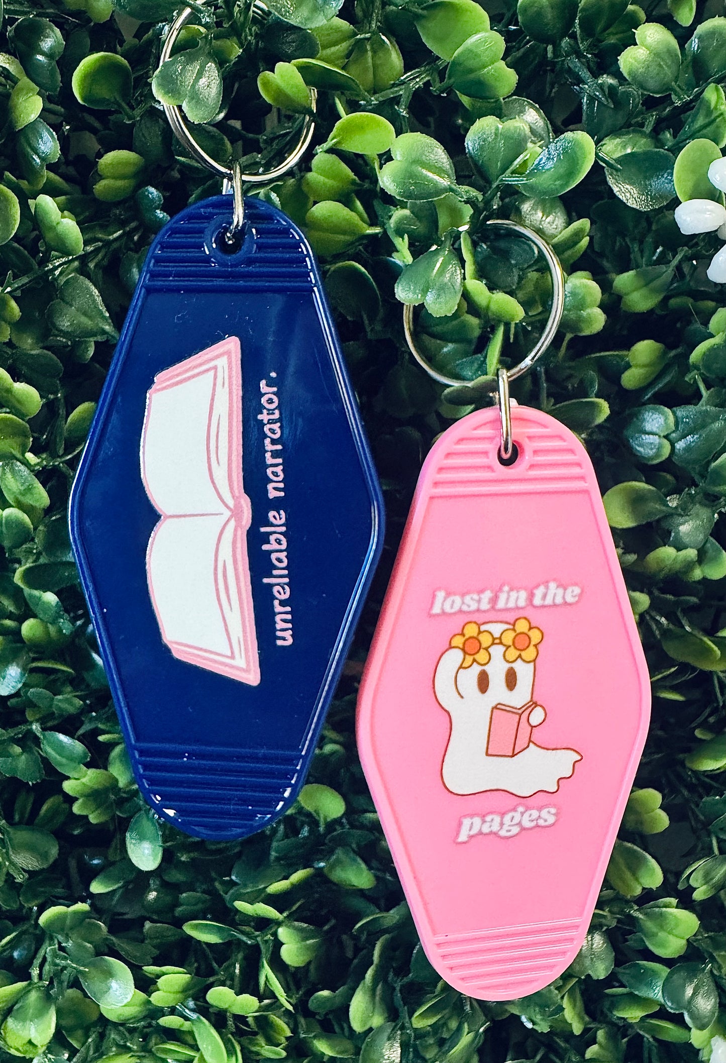 Readers Collection Motel Keychains